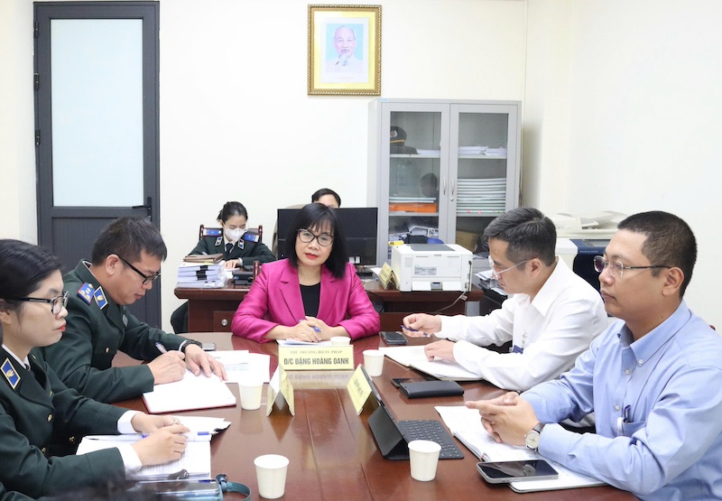 Thứ trưởng Đặng Hoàng Oanh tiếp công dân định kỳ tháng 11/2025