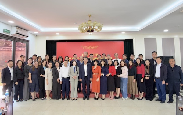 Cán bộ Tư pháp cần trở thành “ngọn đuốc thông tin chuẩn mực” trên không gian mạng