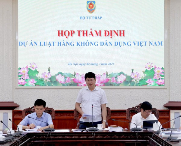 Nghiên cứu, bổ sung quy định trách nhiệm trong việc chậm chuyến, hủy chuyến bay