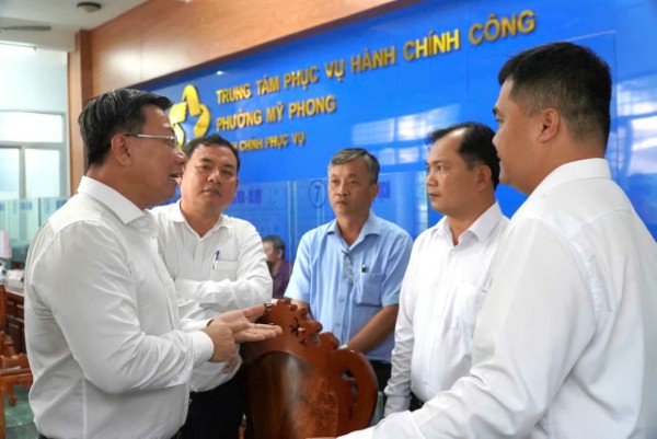 Thứ trưởng Nguyễn Thanh Ngọc kiểm tra thực tế công tác hành chính tại cấp xã sau 7 ngày vận hành