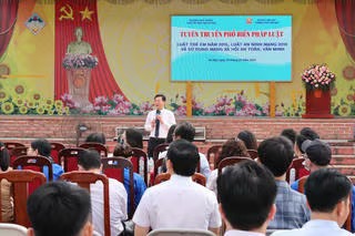 Tăng cường tập huấn, phổ biến các văn bản, quy định về phân cấp, phân quyền và các luật, nghị quyết mới