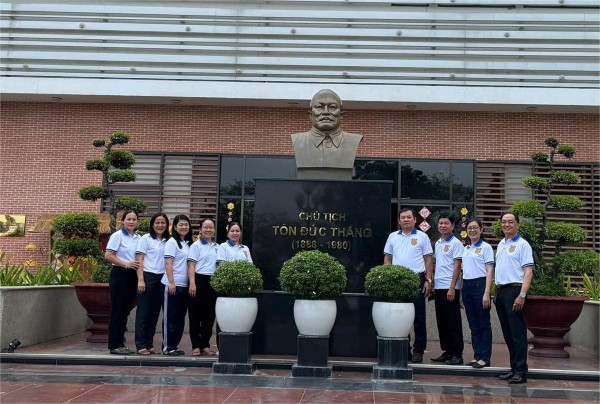 Chi bộ Văn phòng Bộ Tư pháp tại TP HCM tổ chức sinh hoạt chuyên đề tại Bảo tàng Tôn Đức Thắng