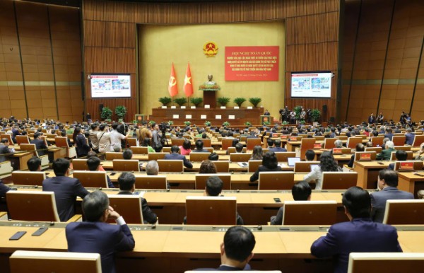 Quán triệt và triển khai thực hiện các Nghị quyết về phát triển kinh tế nhà nước và phát triển văn hóa