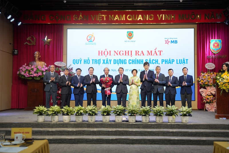 Long trọng ra mắt Quỹ hỗ trợ xây dựng chính sách, pháp luật