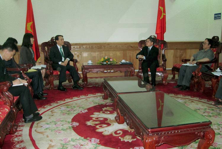 Thứ trưởng Đinh Trung Tụng tiếp và làm việc với Đại sứ quán Hàn Quốc tại Việt Nam