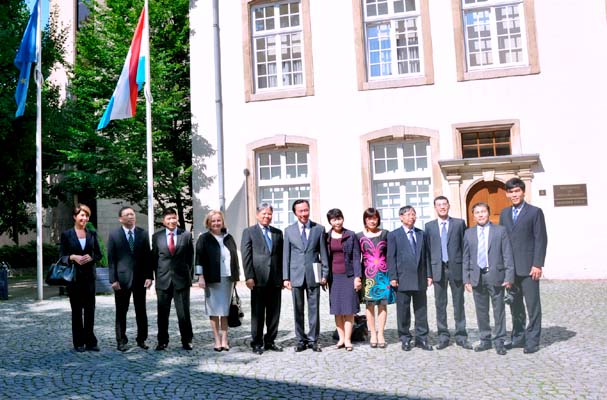 Minister Ha Hung Cuong visited and worked in Grand Duchy of Luxembourg, the Republic of Hungary and Romania