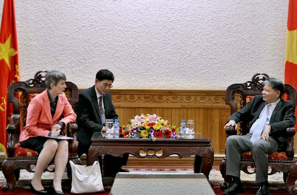 Justice Minister Ha Hung Cuong received German Ambassador to Vietnam