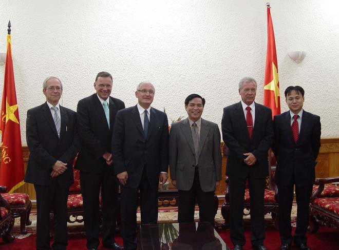 To further enhance cooperation on legal assistance activities between Vietnam and Hungary