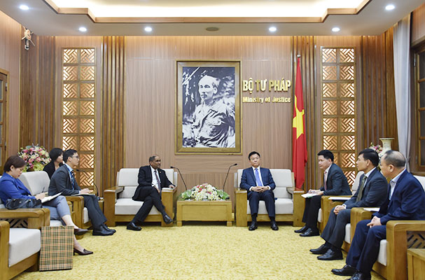 Tăng cường quan hệ hợp tác về tư pháp và pháp luật giữa Việt Nam và Xinh-ga-po